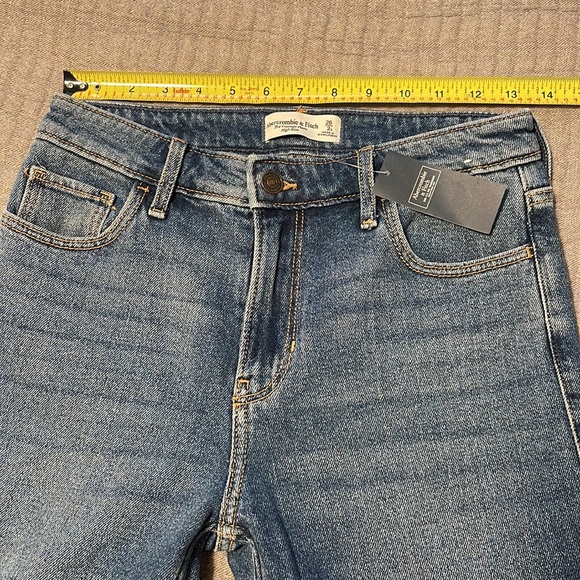 NWT Abercrombie & Fitch the vintage flare high rise jeans size 26/2. - Picture 4 of 8